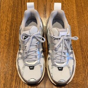 Nike Metallic Silver and White Running Shoes